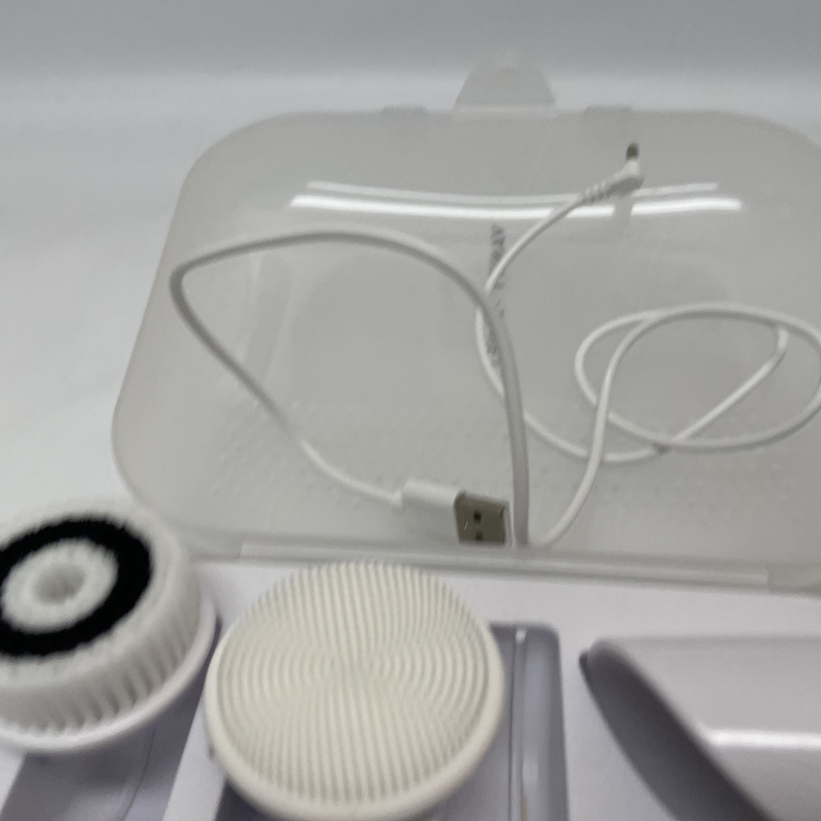 Vanity Planet Facial Cleansing System Rotating Three Brush Heads W/ Charger Cord