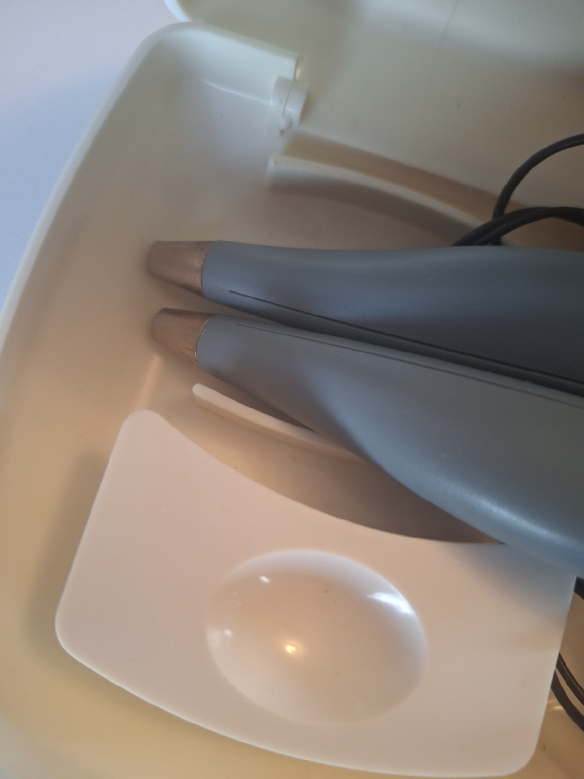 Beverly Hills FaceMaster Facial Toning Device Timer Intensity Levels Case