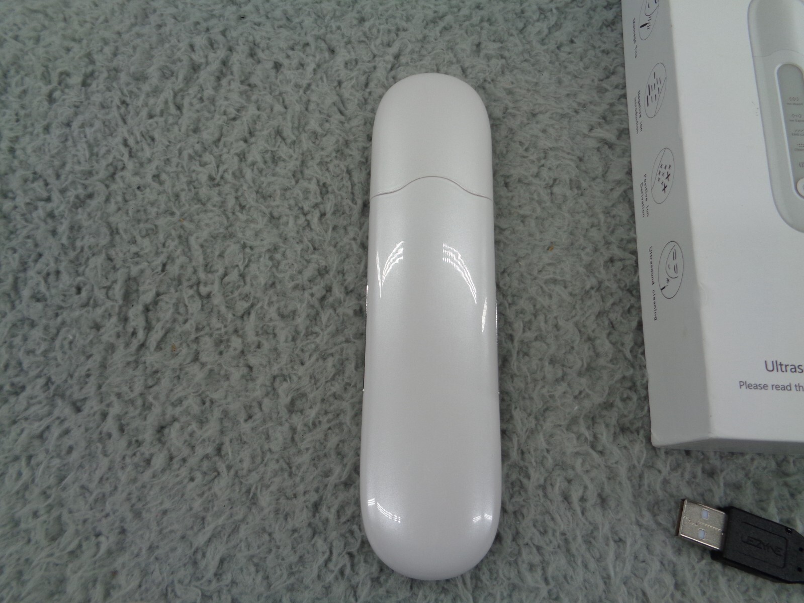 Ultrasonic ion cleaner Model LY 9162 Facial massage and Cleaning Rechargeable