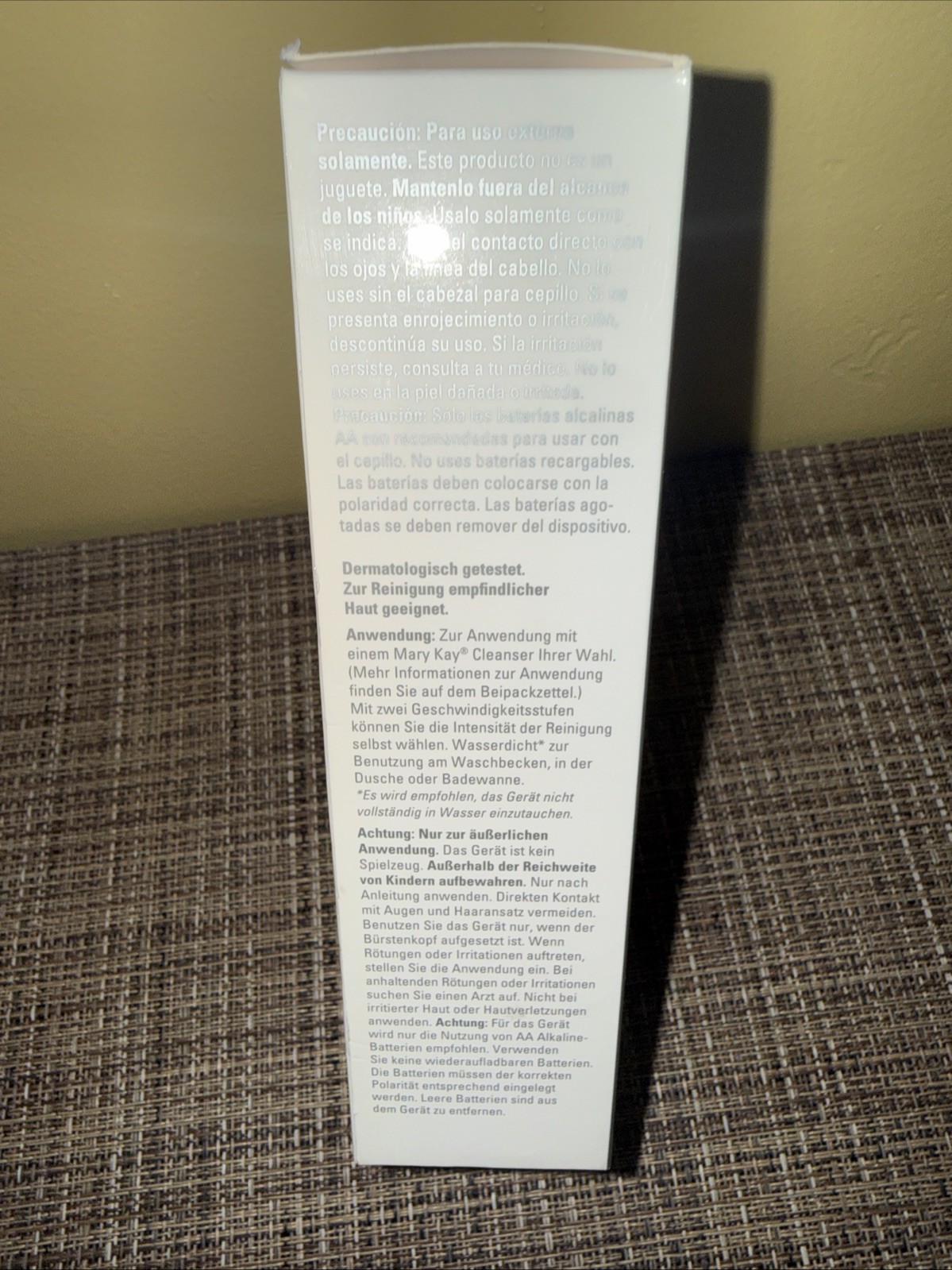 Mary Kay Skinvigorate Cleansing Brush with 2 Brush Heads and Batteries-Brand New