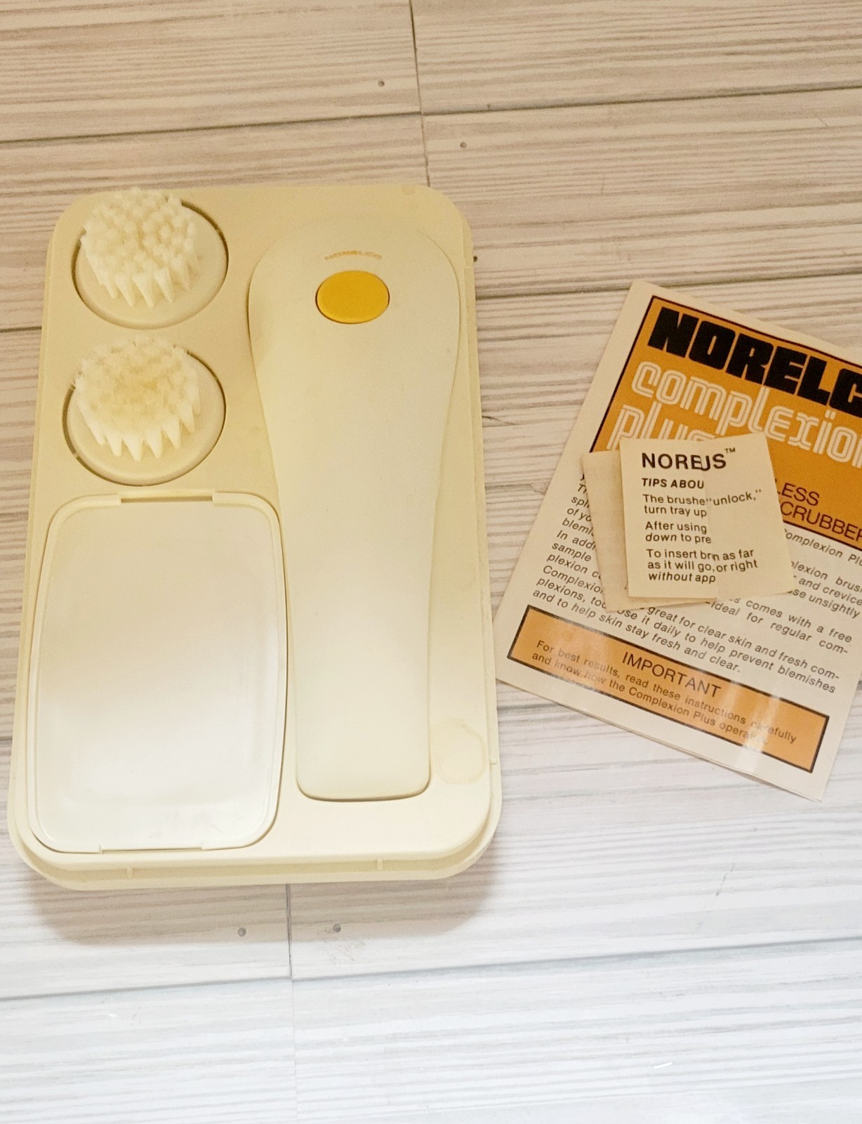 Vintage Cordless Norelco Facial Scrubber Complexion Plus Untested
