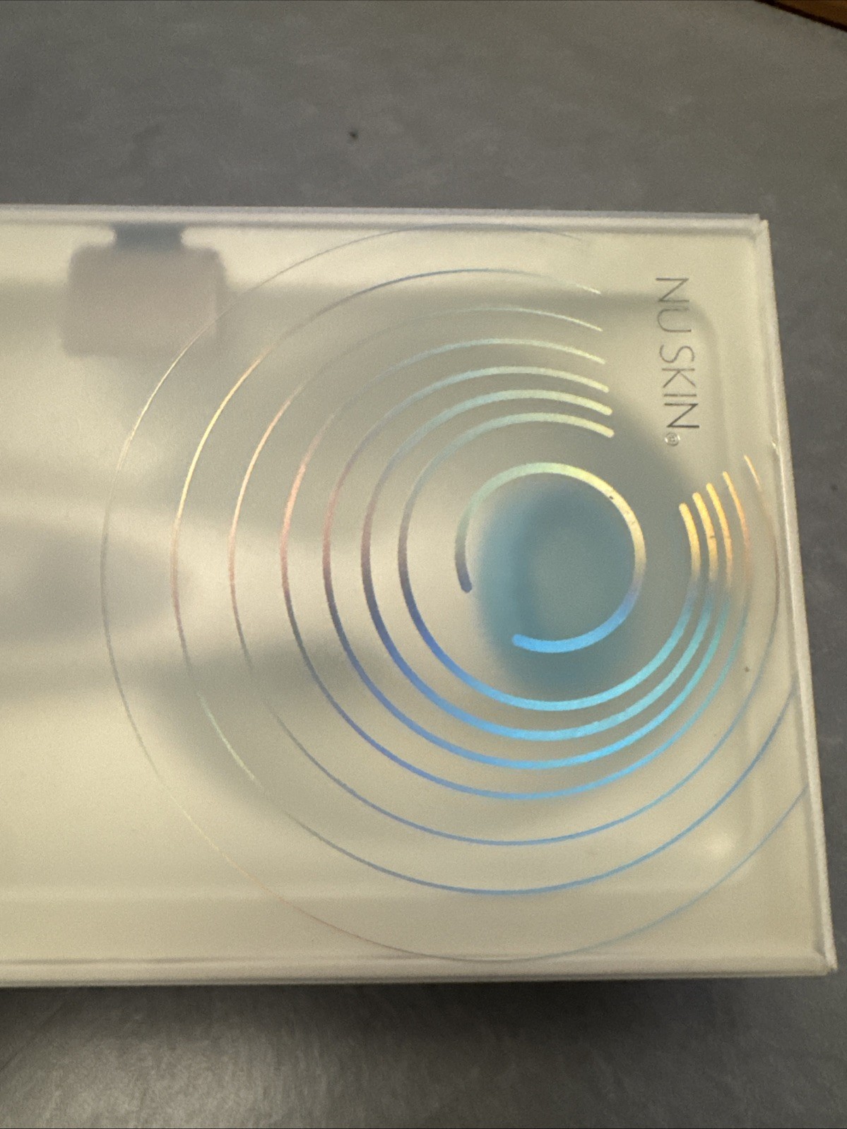 ageLoc LumiSpa Essential Kit, Cleansing device charger instructions base set
