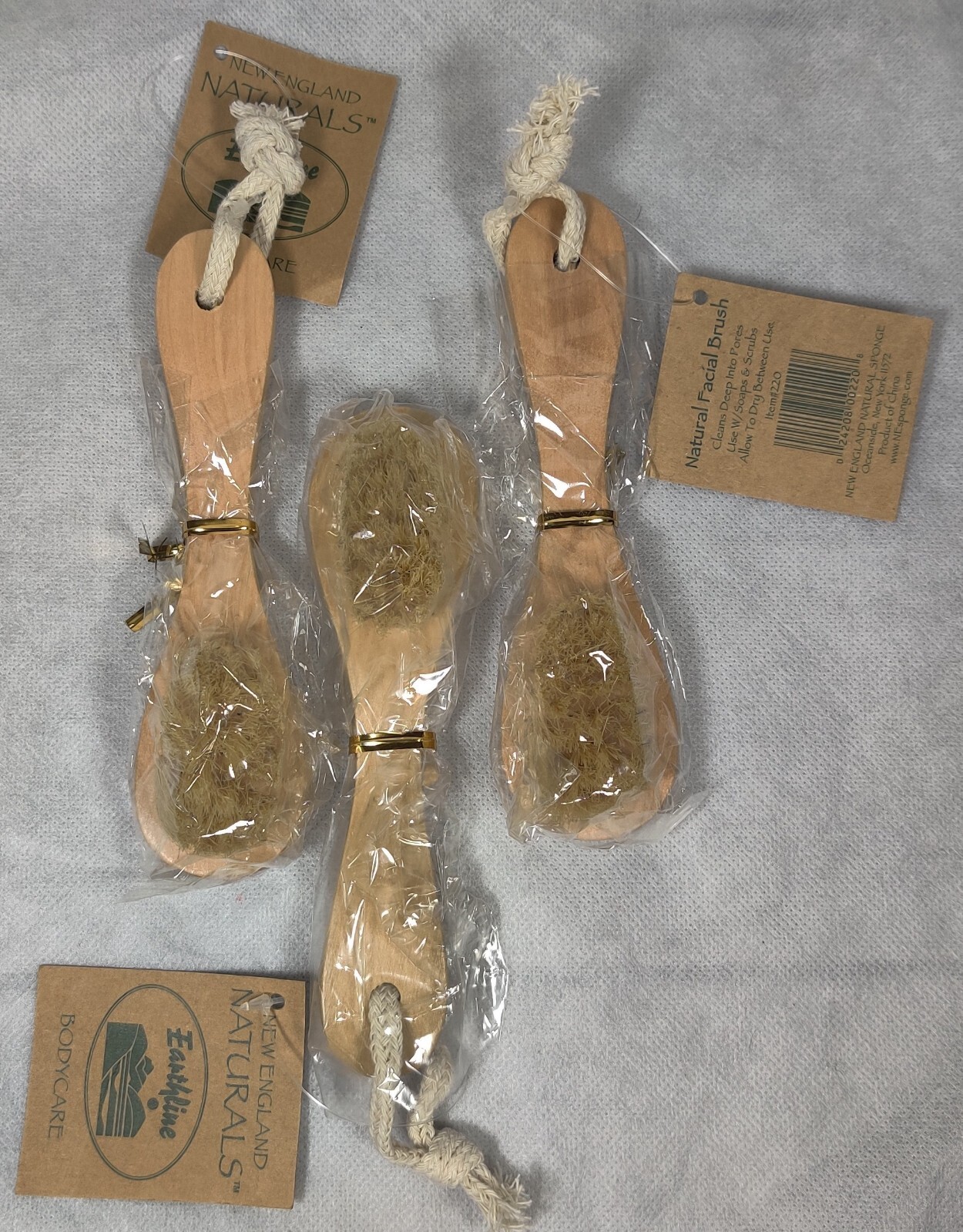 Earthline NE Naturals Facial Brushes Natural Bristles Deep Cleaning – Qty 3