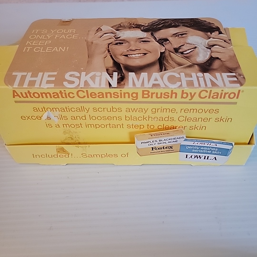 Vtg Clairol Skin Machine Automatic Cleansing Brush w/ Original Box Beauty Device