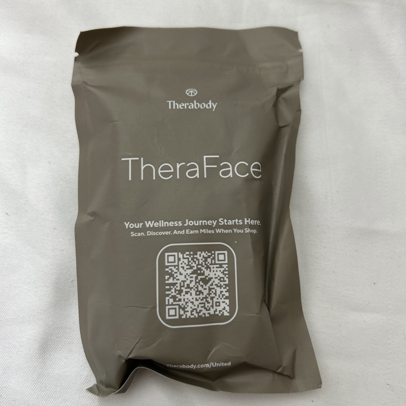 Therabody TheraFace Wellness Kit Lip Balm Hand Cream Mist Eye Serum Towelette