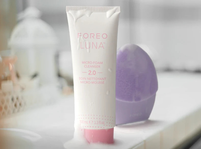 Foreo Luna 3 Smart Facial Cleansing & Firming Device + Micro-Foam Cleanser 20ml