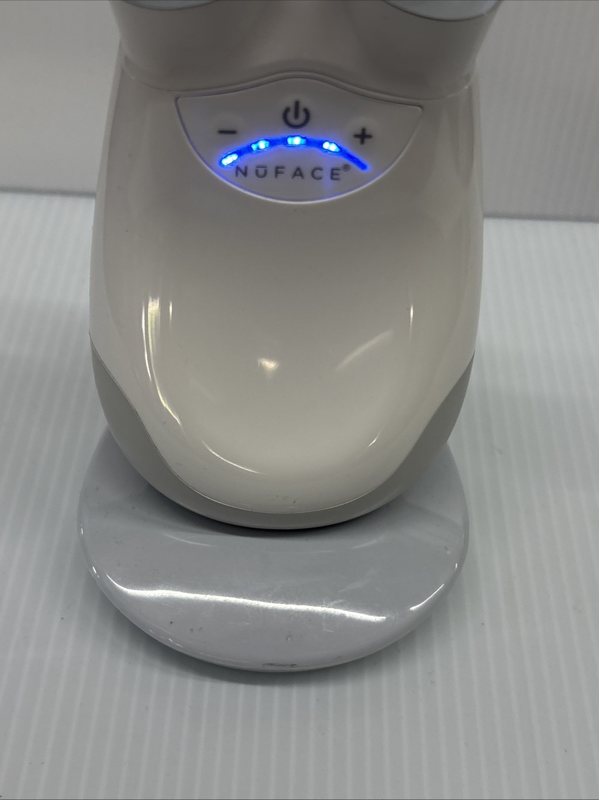 NuFACE Mini Facial Toning Device Microcurrent White Gray Open Box