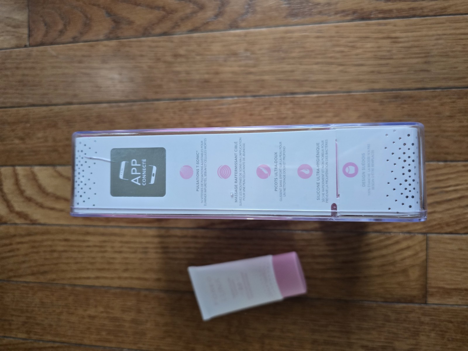 FOREO LUNA 3 Facial Cleansing & Firming Massage Device + Foaming Cleanser
