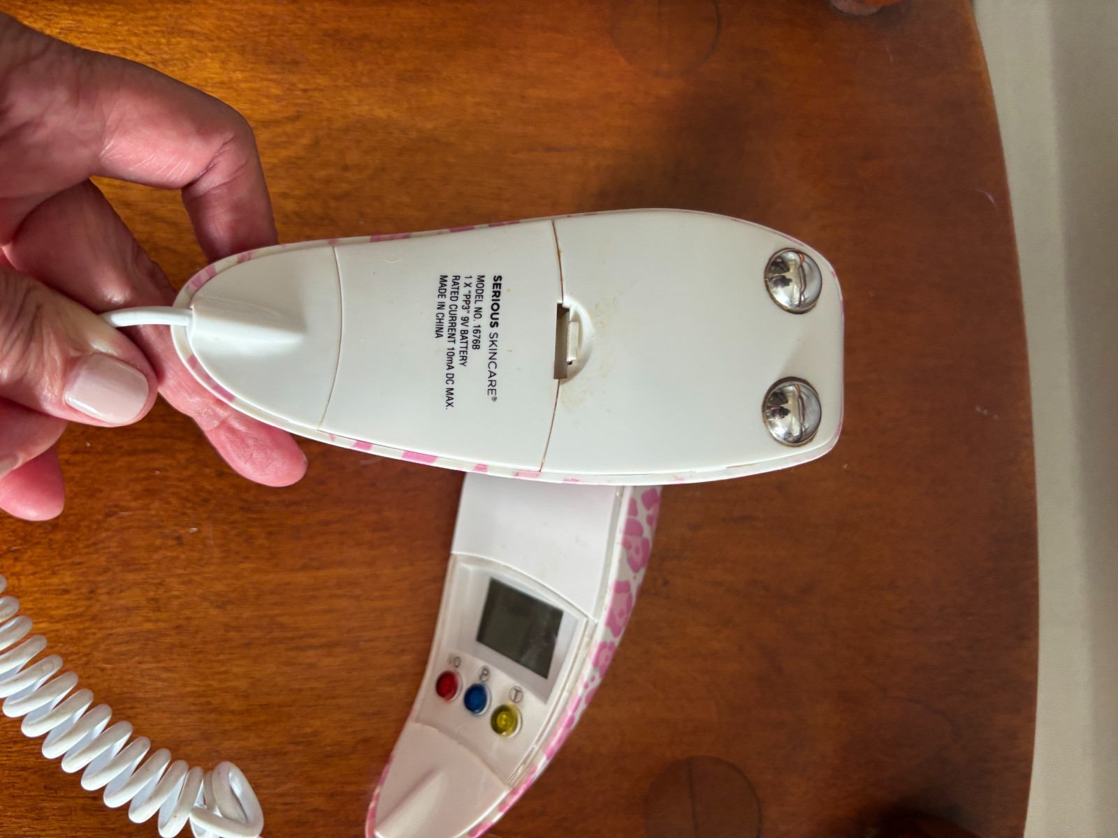 SERIOUS SKIN CARE The Egg Microcurrent+ Facial Toning System NEEDS BATTERY
