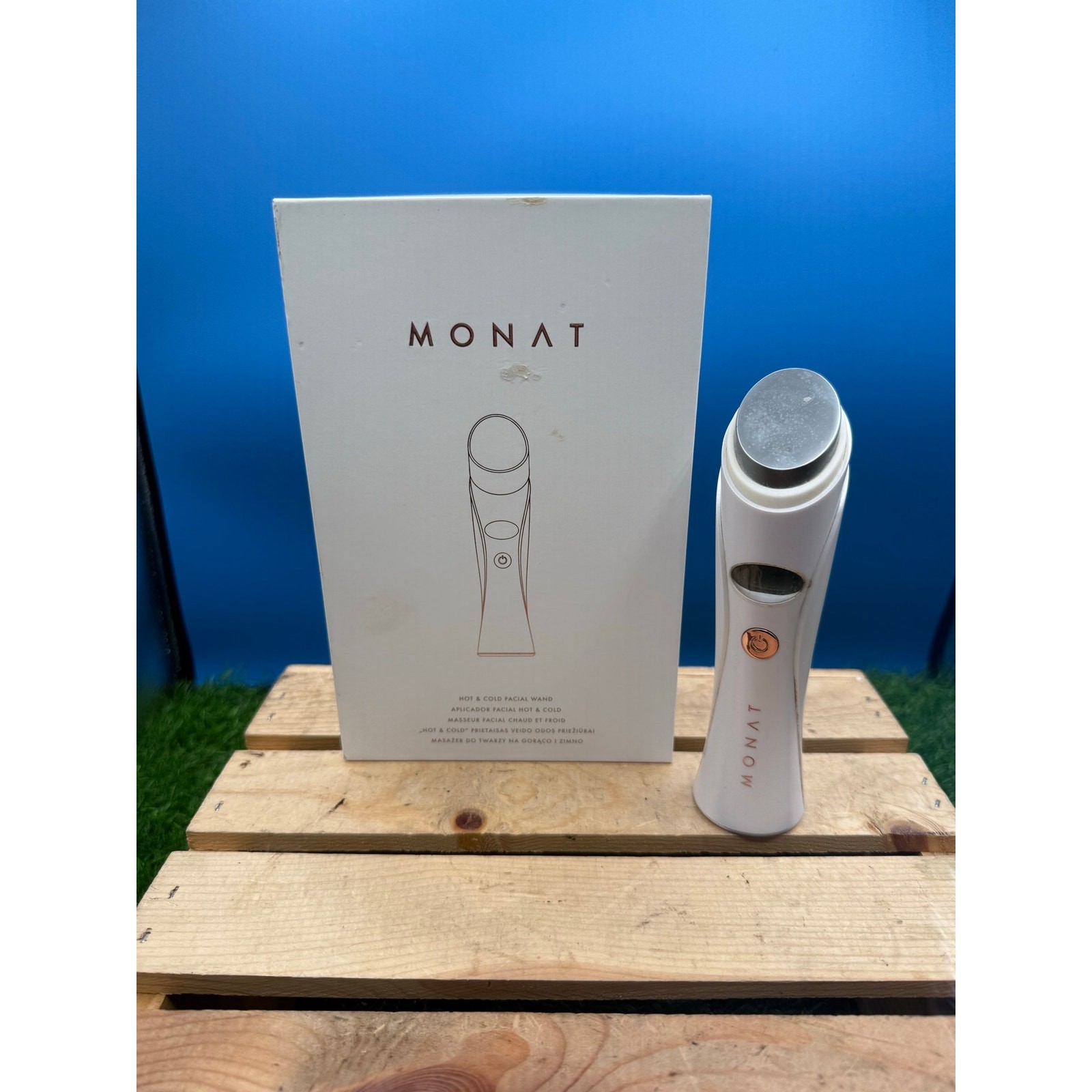 MONAT Hot & Cold Facial Wand – Beauty Device Model 3000000648 with Box