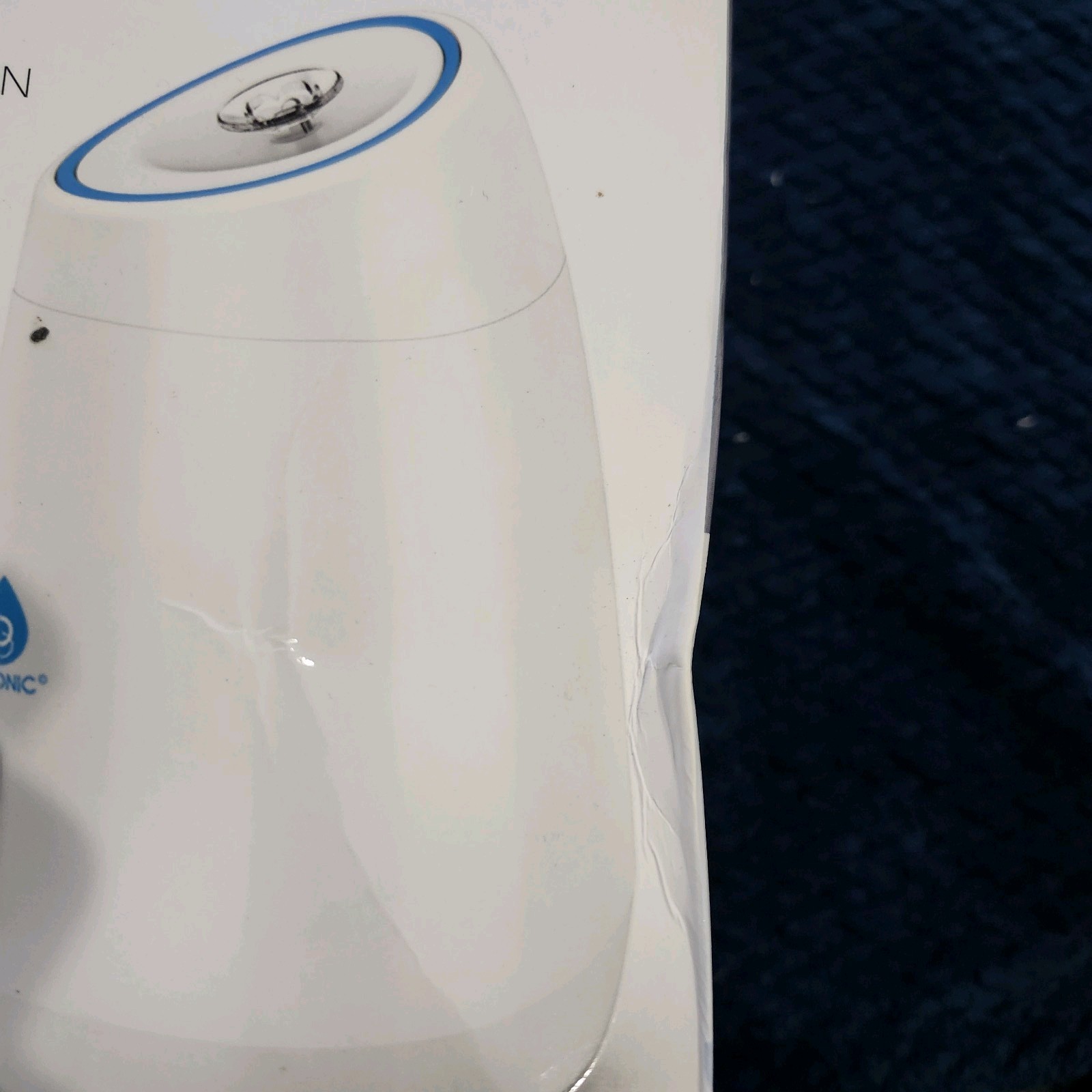 Pursonic facial steamer, model FS18, provide deep hydration and unclog pores.