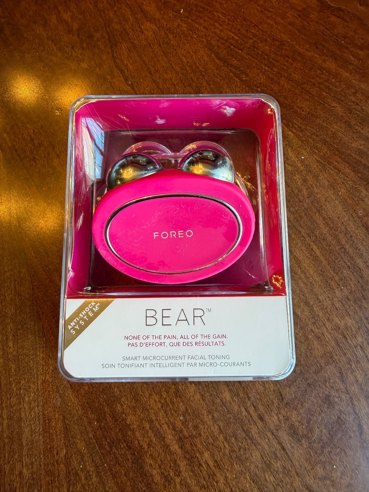 FOREO BEAR Gen 1 Microcurrent Facial Toning Device Fuchsia w/ Stand and Box