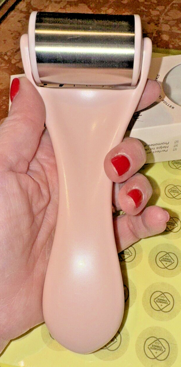 Ice Roller for your Overworked/Sensitive Skin – De-Puff & Soothe by /Kit•sch/
