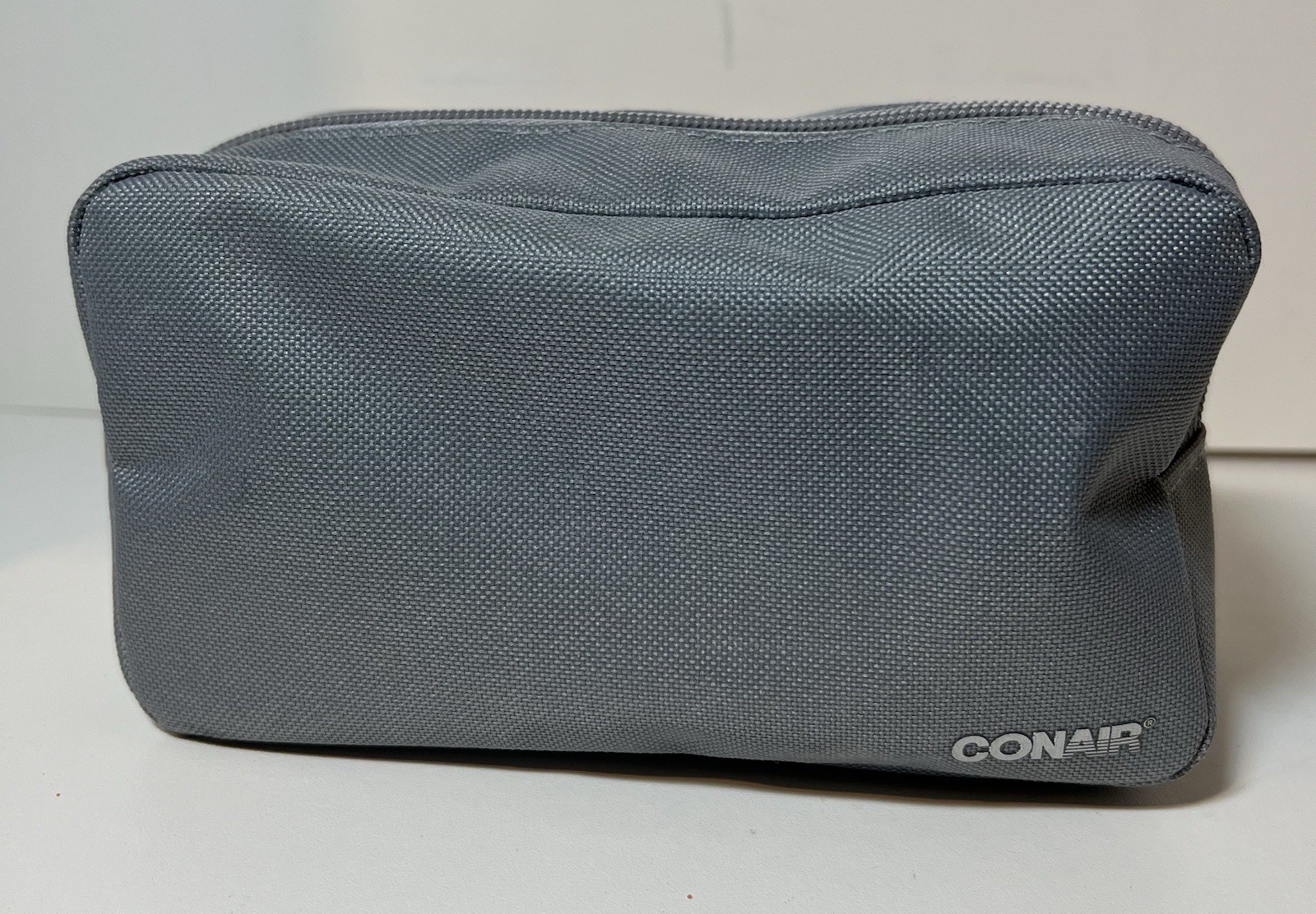 True Glow Conair Facial Cleansing Brush 4 Brushes Cord Bag Charge Stand