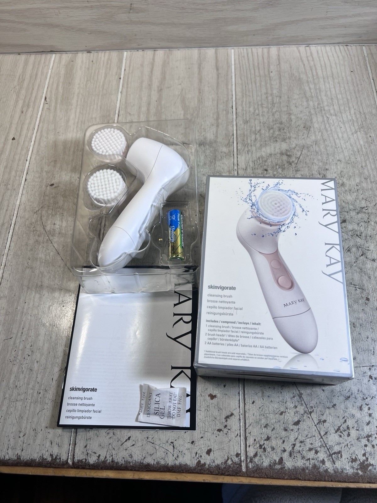 NEW Mary Kay Skinvigorate Face Cleansing Brush, Facial Skin Care System Set
