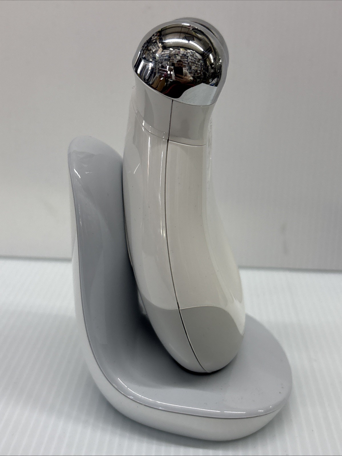 NuFACE Mini Facial Toning Device Microcurrent White Gray Open Box