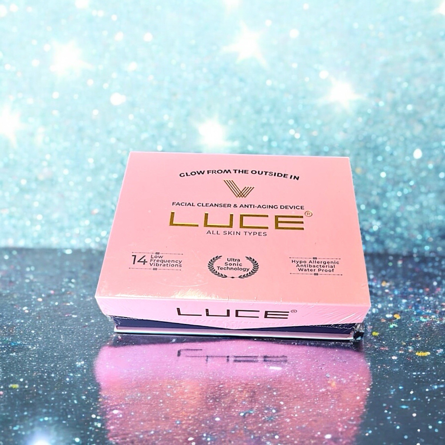 LUCE180° Facial Cleansing Device in Pink New in Box & Sealed
