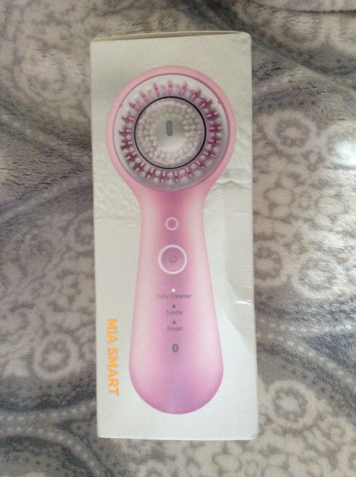 New in sealed box CLARISONIC MIA SMART 3-in-1 Sonic Facial Cleansing pink