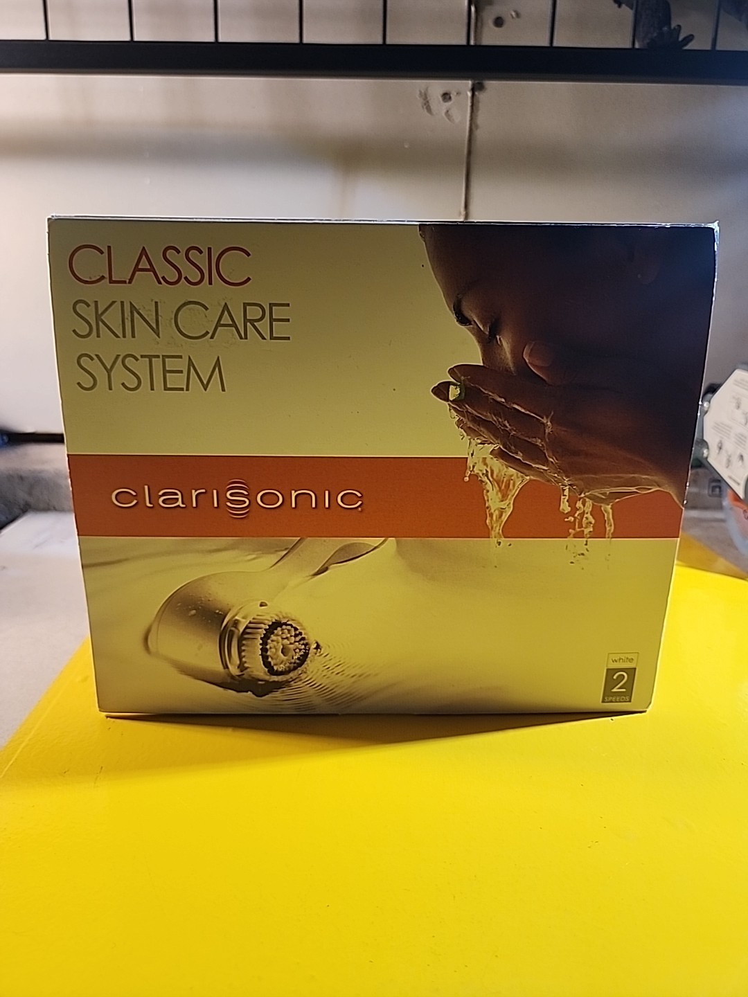 New CLARISONIC Classic Skin Care 2 Speed Charger Brush