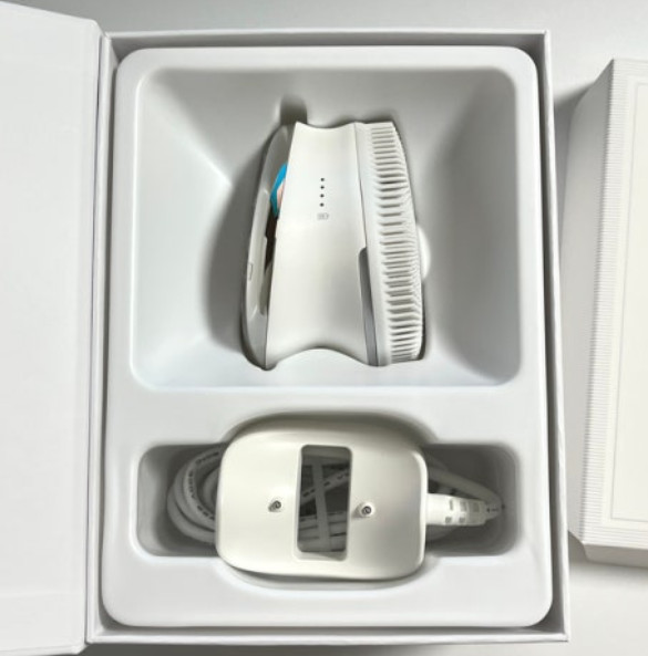 LG PraL Essential Booster BBP1 Ultrasonic Moisturizing Cleansing Device