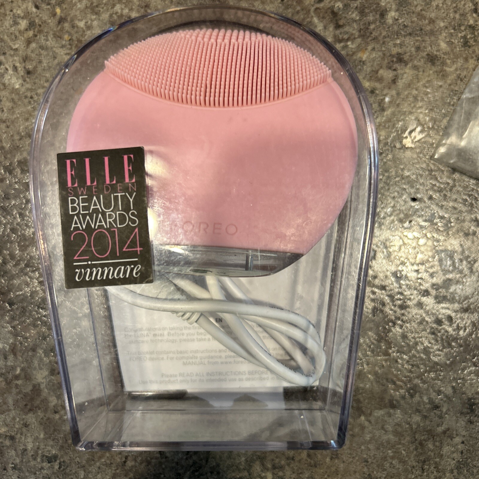FOREO LUNA 2 Mini, Open box, Comes with USB Charging cable.