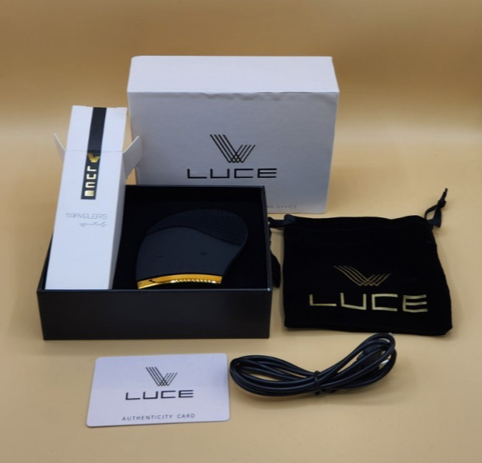 LUCE 180 Anti-Aging Pulsating Facial Cleansing Device 14 Speed Waterproof USB