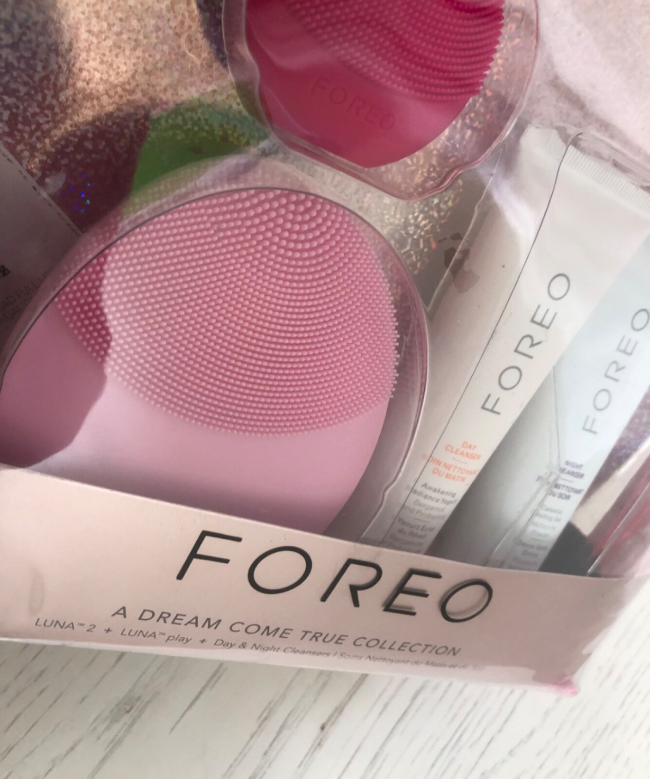 FOREO 5-Pc. A Dream Come True Set – Luna 2 Luna Play Day & Night Cleanser