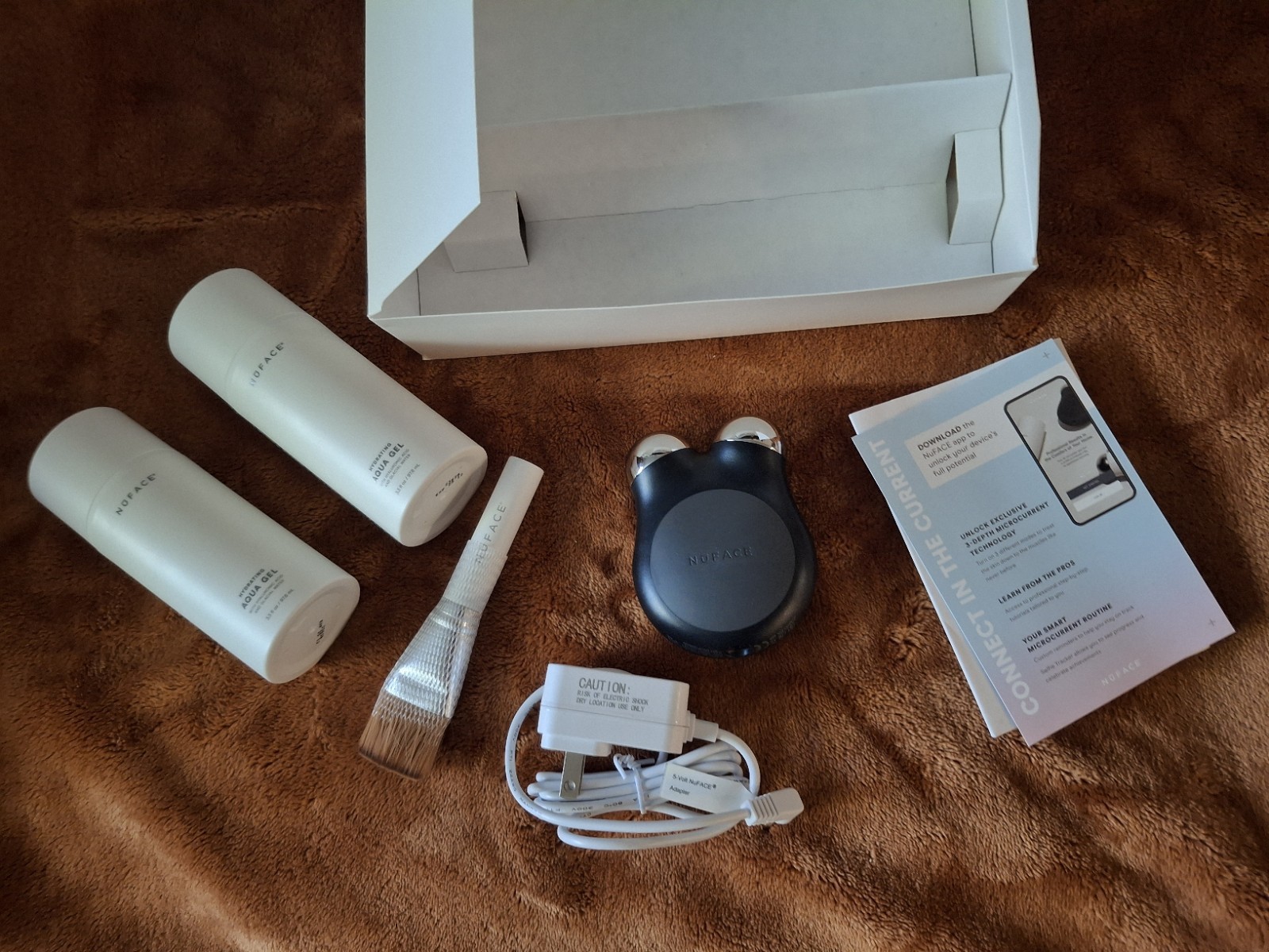 NuFACE Facial Toning Device Kit Black Electric Rechargeable with Aqua Gel