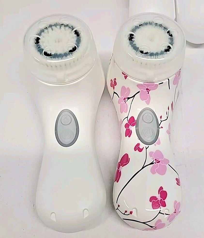 Clarisonic Mia 2 Cleansing System -2 Cases- 1 new Charger-2 Units-for PARTS ONLY