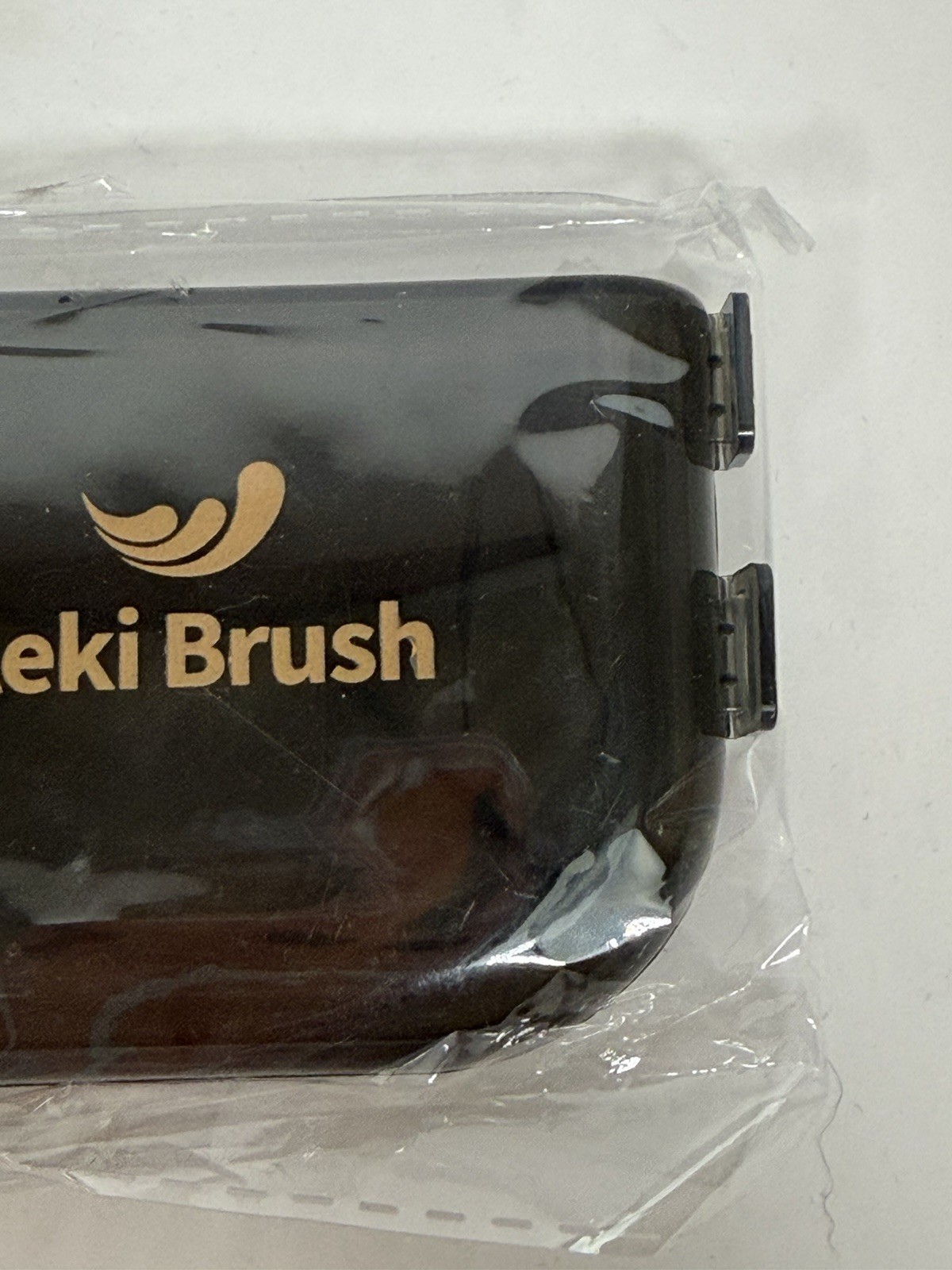Aeki Brush Lymphatic Contour Face Brush with Travel Case – Brand New