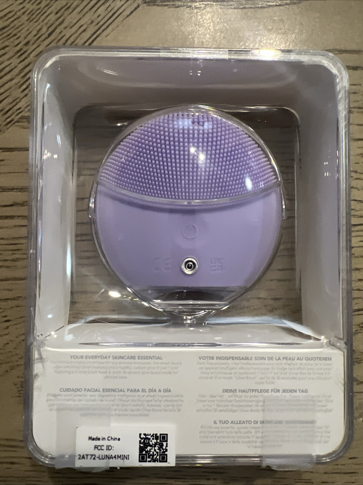 Luna 4 Mini Dual-sided facial cleansing massager