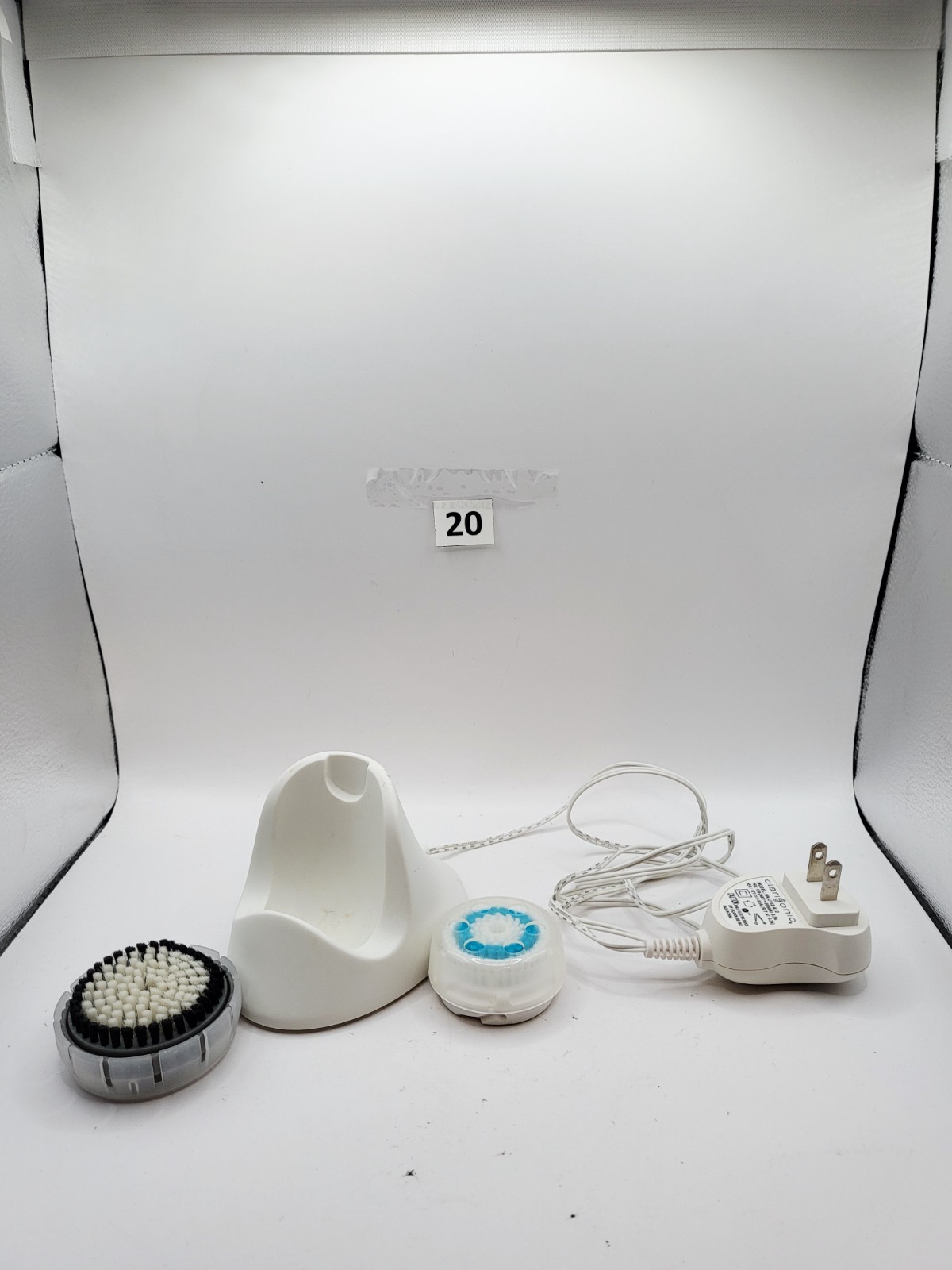 Clarisonic PLUS Charging Cradle White 27RH For Personal Hygiene HK-J102-A12