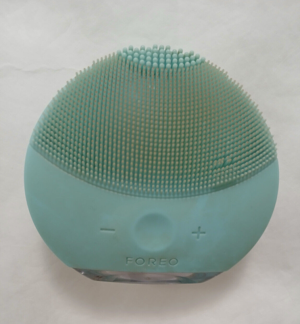 Foreo Luna Mini 2 Facial Cleansing Device READ