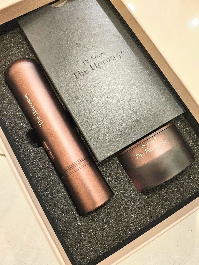 Artistic & Co. The Horuseye Eye Care Beauty Device EMS RF LED Japan Working