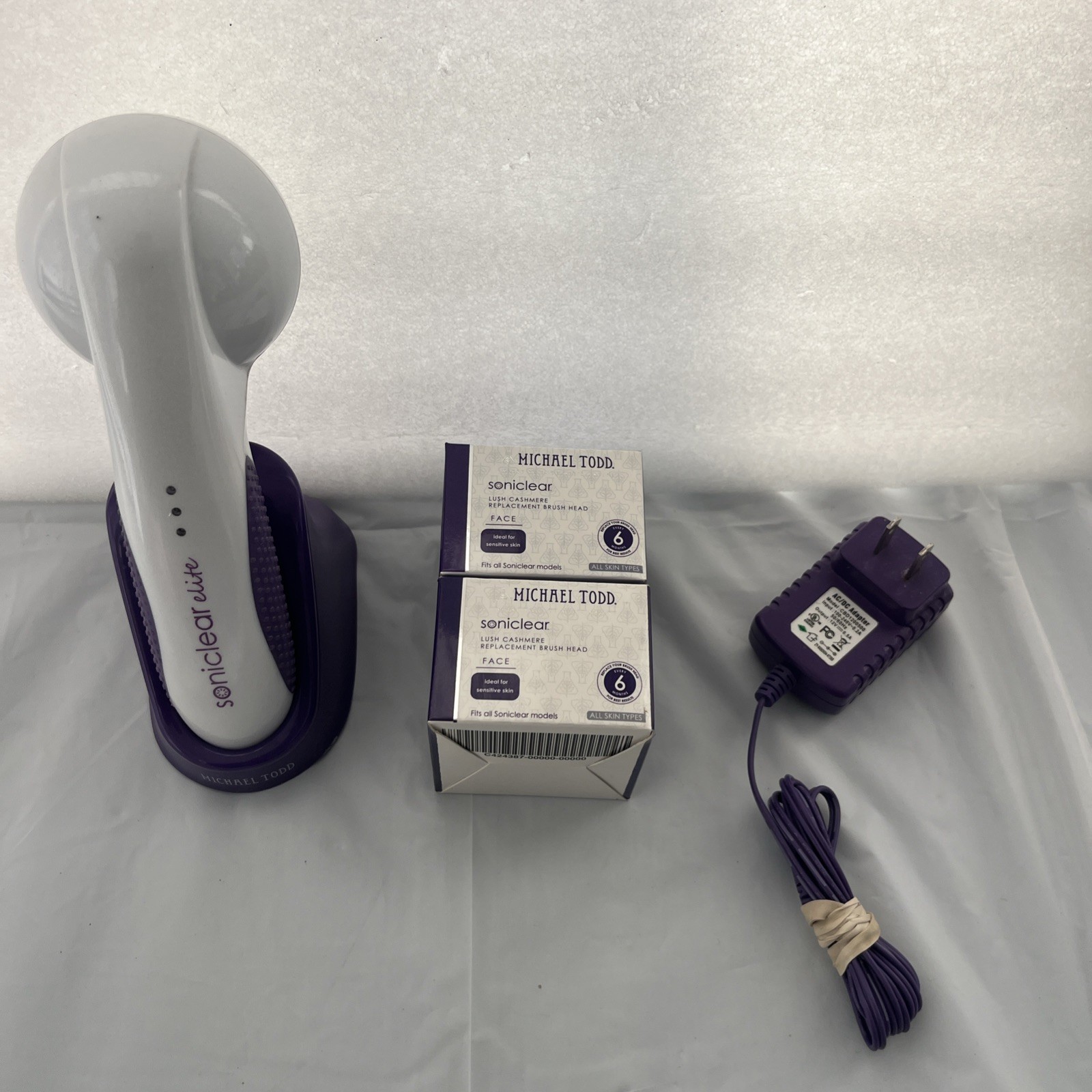 Soniclear Elite Michael Todd Pre-owned Purple Tested WITH 2 New Brushes