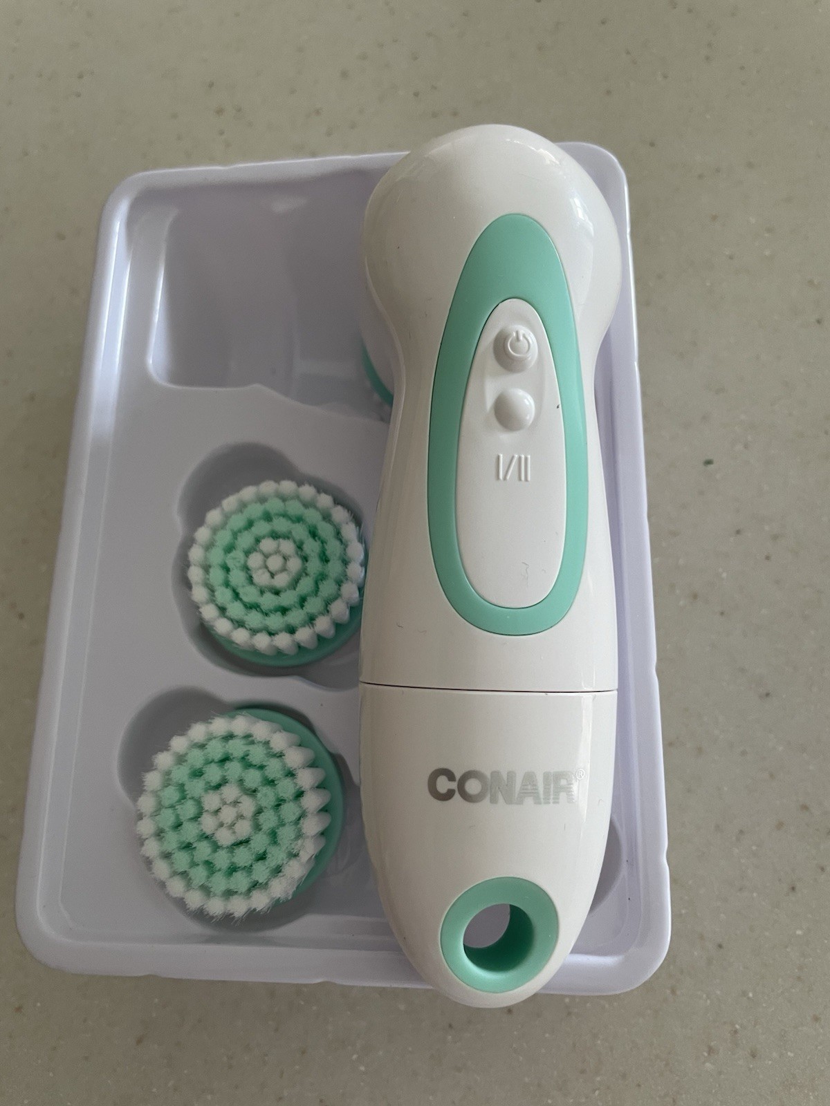 Conair True Glow Battery Operated Facial Kit with 3 Brushes ~ New in Box