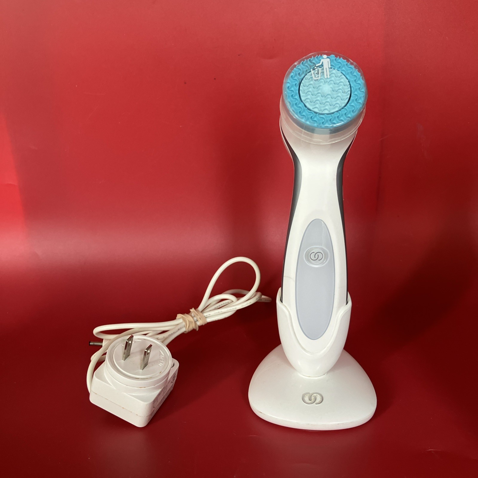 Nu Skin ageLOC LumiSpa Facial Cleansing Device & Charging Base (Model 00310009)