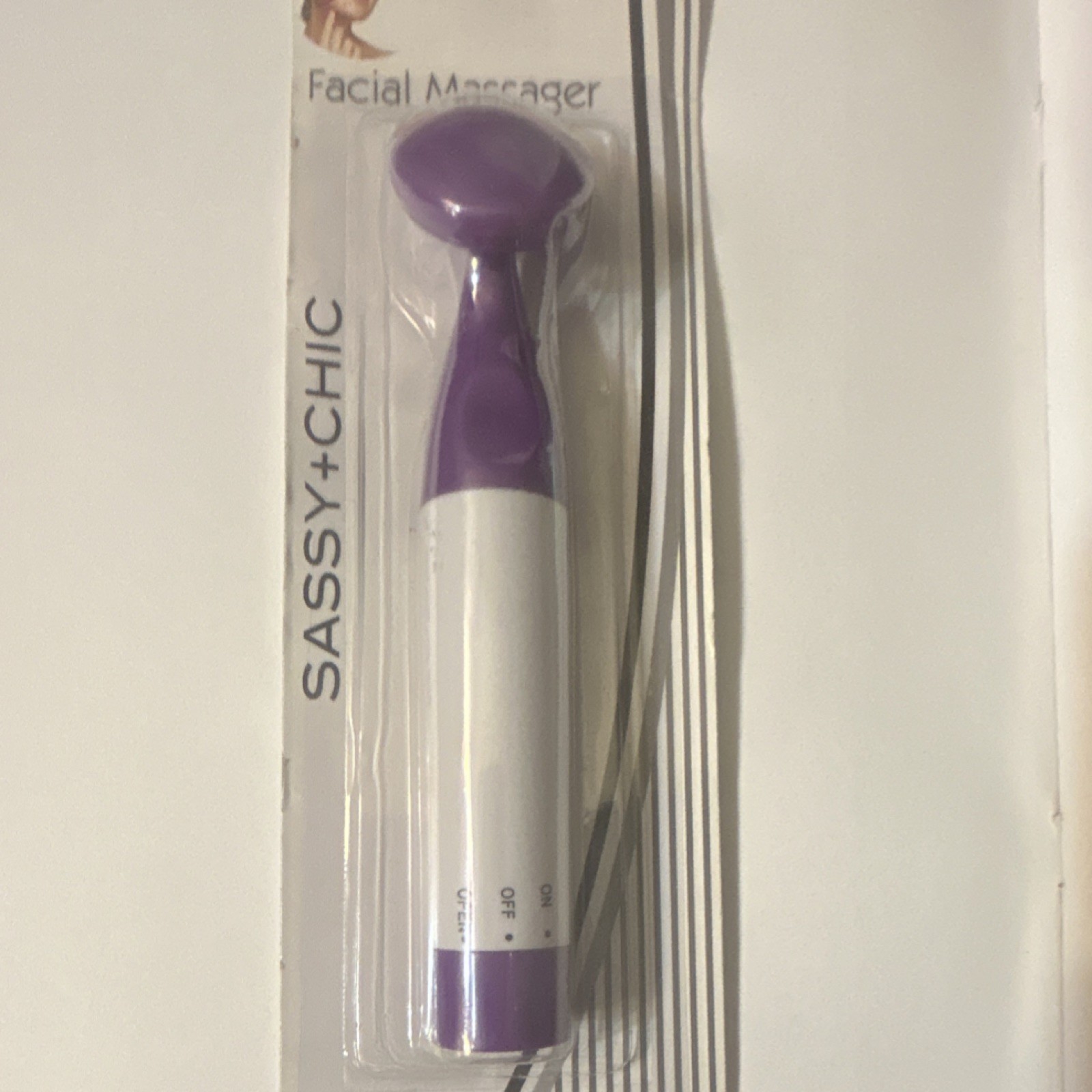 Sassy+Chic Facial Massager Purple and White Dual-Color Beauty Tool for Skincare
