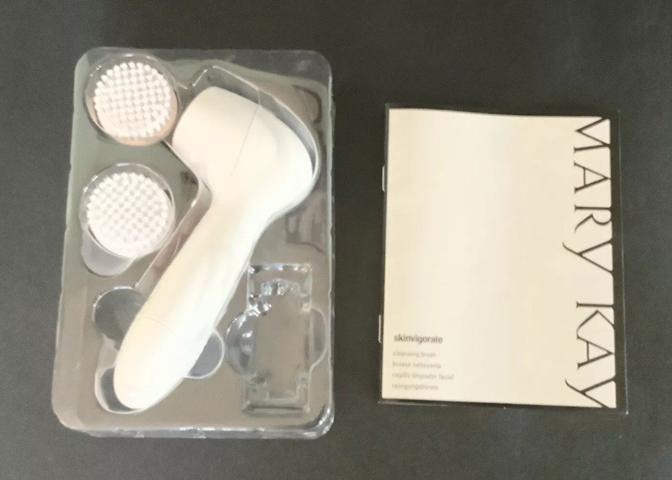 Mary Kay Skinvigorate Cleansing Brush-New Open Box
