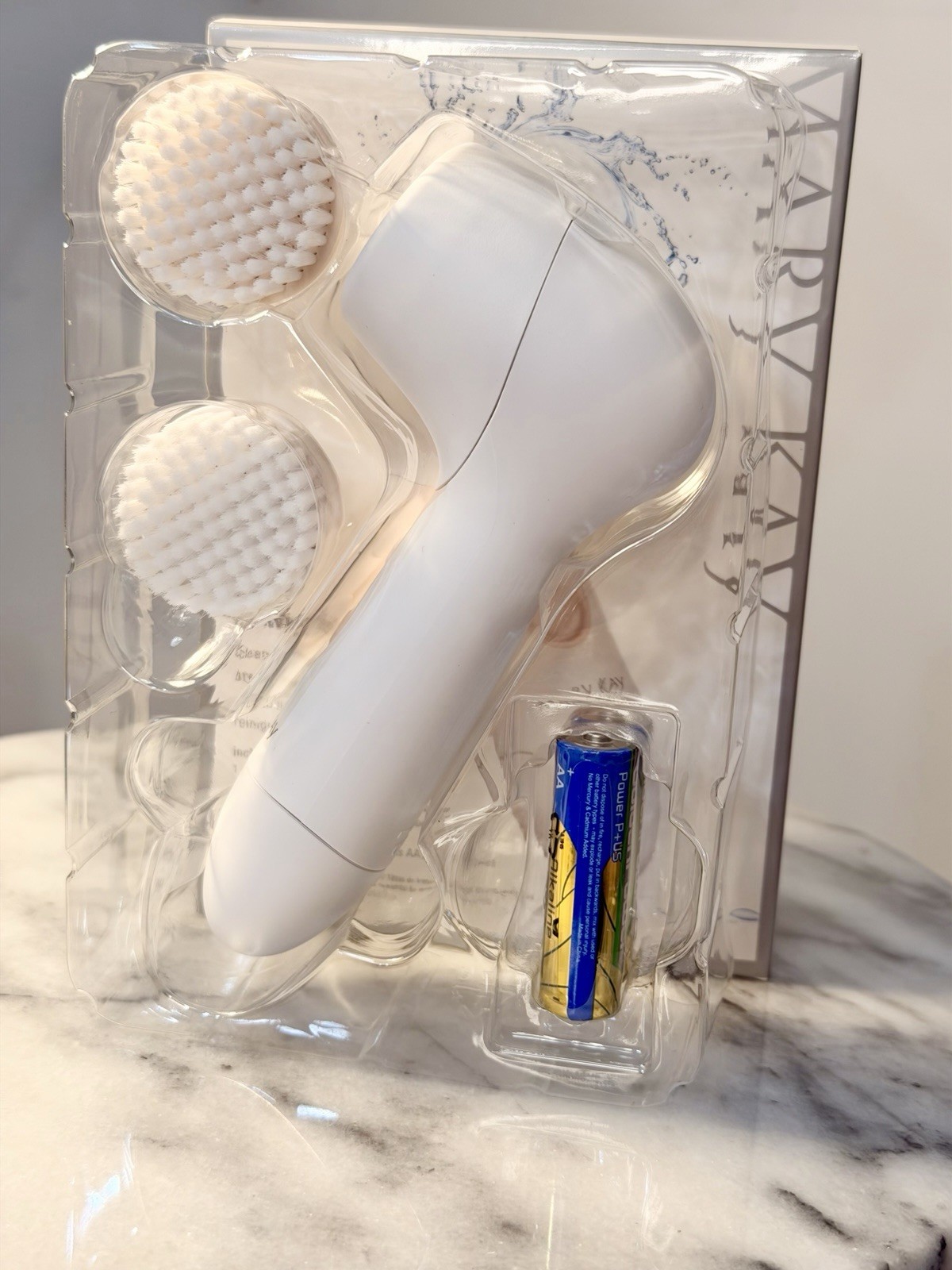 New Mary Kay Skinvigorate Pink White Cleansing Brush & 2 Replacement Heads