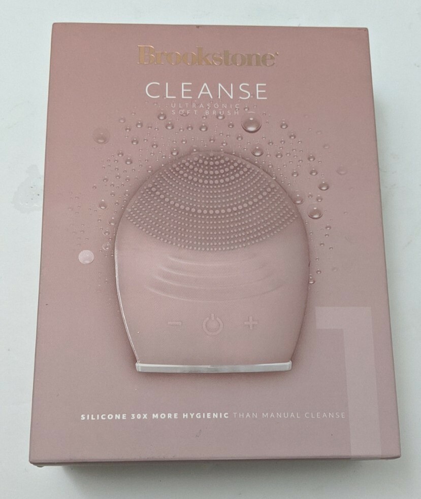 Brookstone Cleanse Ultrasonic Soft Brush 2AA Batteries required