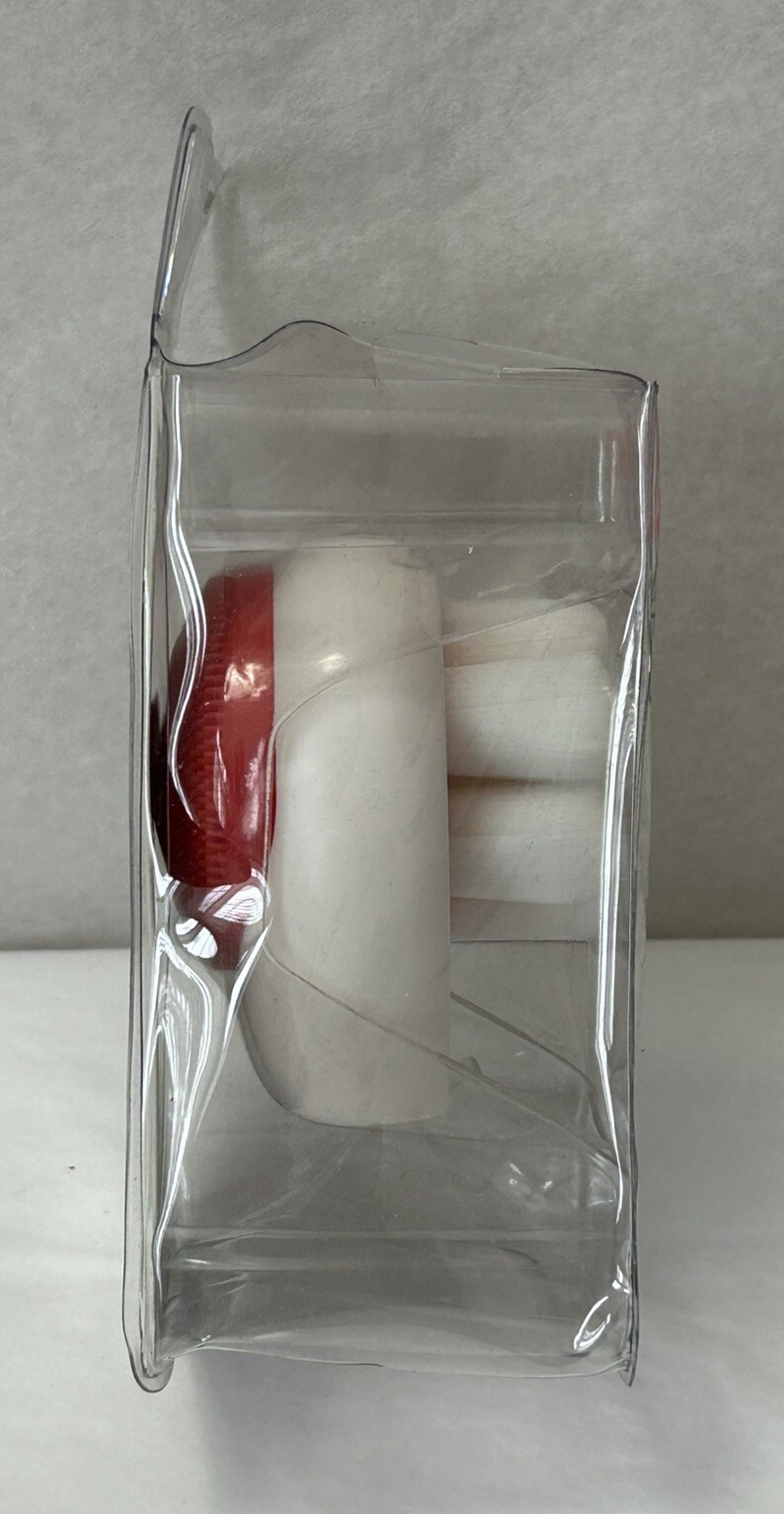 New Revlon Double Sided Facial Cleansing Exfoliate Brush (R8)