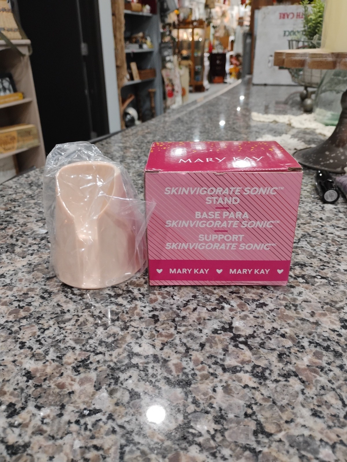 New In Box Mary Kay Skinvigorate Sonic Facial Cleansing Brush STAND