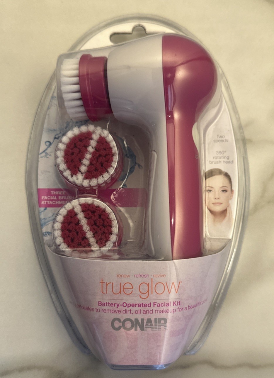 Conair True Glow Facial Cleansing Brush Battery Operated 3-Piece Set Facial Kit