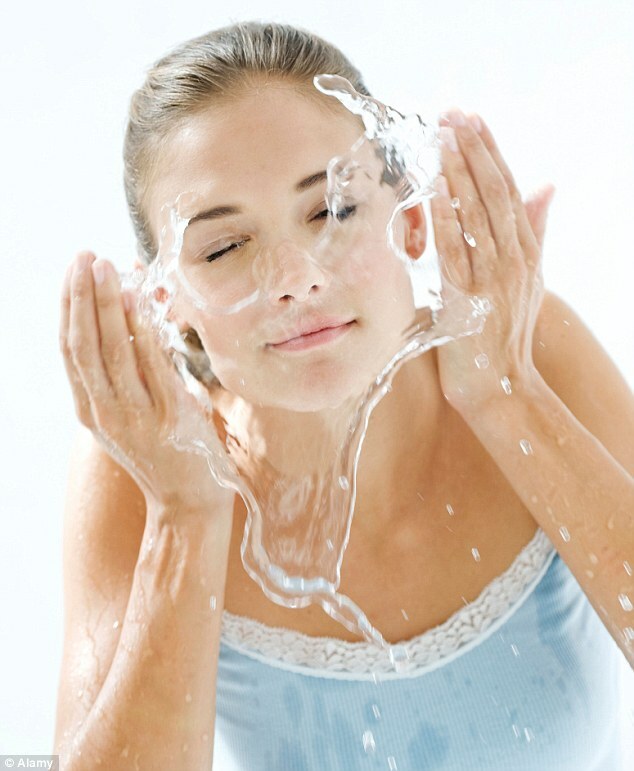 Facial Cleansing Brush with 7 Exfoliating Brush Heads- White