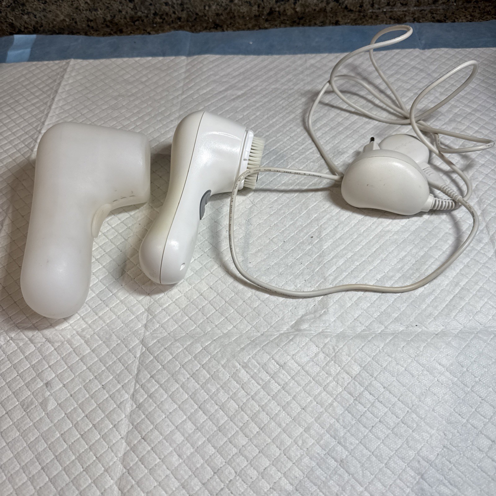 Clarisonic Mia 2 System With Charger and Travel Case