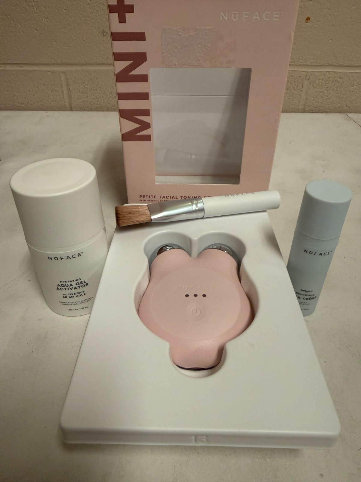NuFACE MINI+ Microcurrent Facial Device Kit
