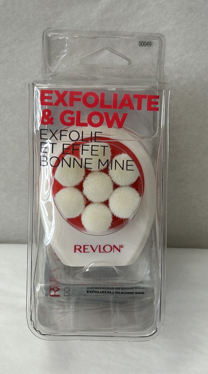 New Revlon Double Sided Facial Cleansing Exfoliate Brush (R8)