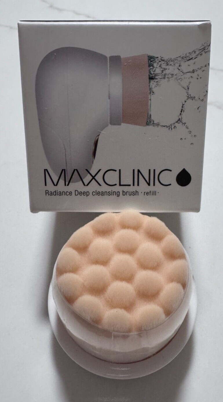 Max Clinic Radiance Deep Cleansing Brush