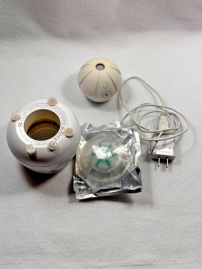 Aura Clean System Orbital Facial Brush & Cleansing Station w/New Head